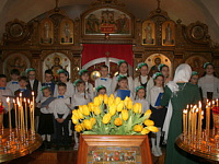 Воспитанники воскресной школы монастыря поздравили прихожан с началом Великого Поста и поучаствовали в чине Прощения