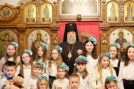 Учащиеся воскресной школы монастыря поздравили Владыку Иоанна с праздниками