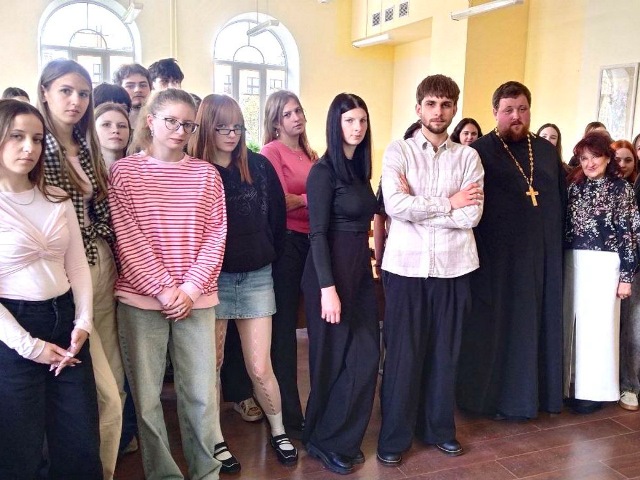 IMG-c374efb0408d962f0196af033c43cd03-V.jpg