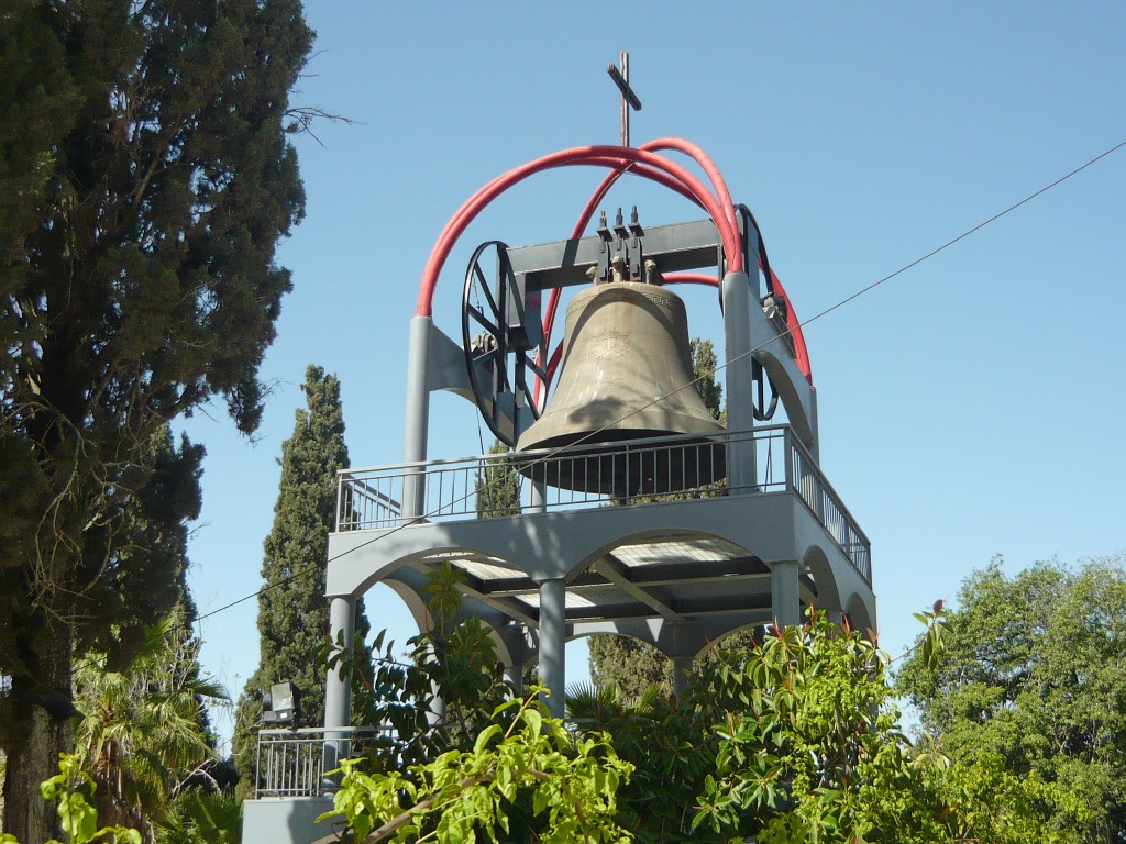 15-ти тонный колокол на  Фаворе.JPG