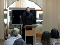 Клирик монастыря принял участие в родительском собрании 