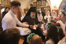 Воспитанники воскресной школы монастыря поздравили Владыку