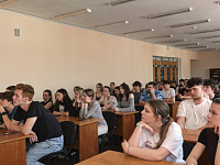 Встреча клирика монастыря иерея Сергия Антипорука со студентами БрГУ им. А.С.Пушкина