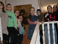 Воспитанники воскресной школы монастыря посетили выставку «Заступница усердная»