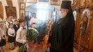 Воспитанники воскресной школы монастыря поздравили Владыку Иоанна с Пасхой